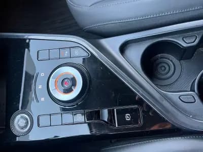 Vendo Kia Niro 2024 - 29500 EUR, 25000 km - AUTO.MOTO.pt