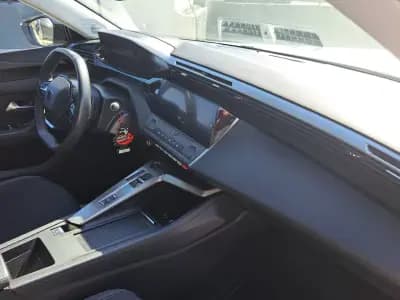 Vendo Peugeot 308 SW 2023 - 21990 EUR, 116470 km - AUTO.MOTO.pt