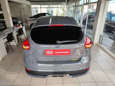 Vendo Ford Focus 2015 - 20500 EUR, 125550 km - AUTO.MOTO.pt
