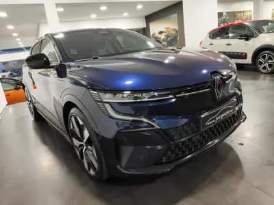Vendo Renault Mégane E-Tech 2023 - 26500 EUR, 45000 km - AUTO.MOTO.pt