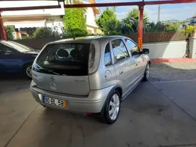 Vendo Opel Corsa 2006 - 4750 EUR, 195121 km - AUTO.MOTO.pt