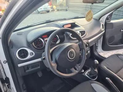 Sell Renault Clio 2011 - 6950 EUR, 249000 km - AUTO.MOTO.pt