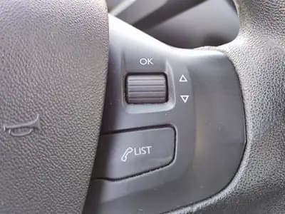 Sell Peugeot 208 2017 - 9900 EUR, 213927 km - AUTO.MOTO.pt