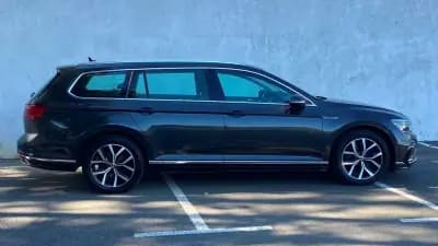 Vendo Volkswagen Passat Variant 2021 - 19900 EUR, 129031 km - AUTO.MOTO.pt