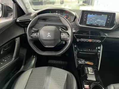 Vendo Peugeot e-2008 2022 - 21600 EUR, 30171 km - AUTO.MOTO.pt