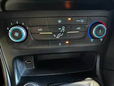 Vendo Ford Focus 2018 - 9900 EUR, 71250 km - AUTO.MOTO.pt