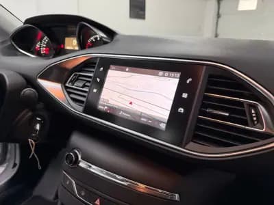 Sell Peugeot 308 2017 - 10990 EUR, 189000 km - AUTO.MOTO.pt