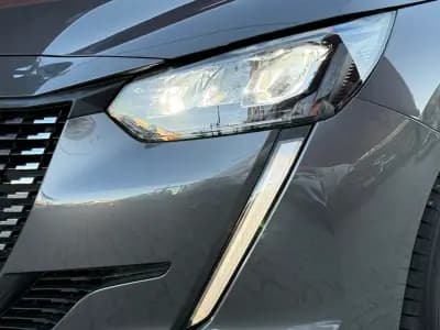 Sell Peugeot 208 2020 - 14250 EUR, 44000 km - AUTO.MOTO.pt