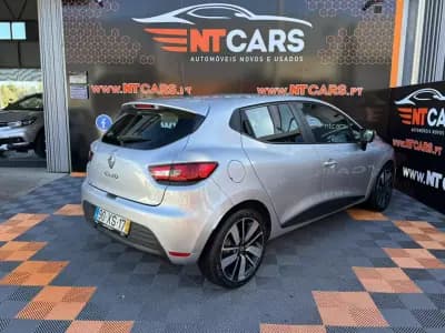 Sell Renault Clio 2019 - 13900 EUR, 109000 km - AUTO.MOTO.pt