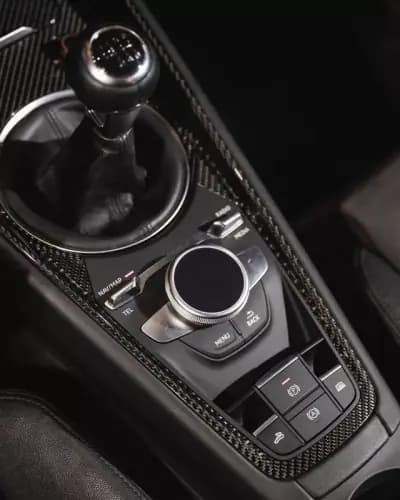 Vendo Audi TT Roadster 2018 - 24990 EUR, 136000 km - AUTO.MOTO.pt