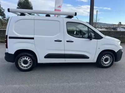 Vendo Peugeot Partner 2019 - 13990 EUR, 150000 km - AUTO.MOTO.pt