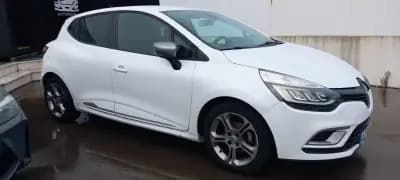 Vendo Renault Clio 2017 - 13500 EUR, 140820 km - AUTO.MOTO.pt