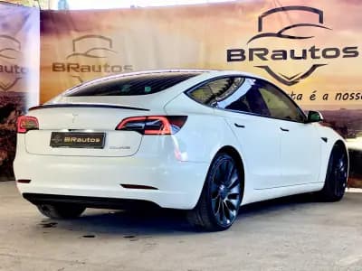 Vendo Tesla Model 3 2022 - 39900 EUR, 40060 km - AUTO.MOTO.pt