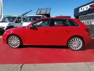 Sell Audi A3 Sportback 2015 - 17500 EUR, 195633 km - AUTO.MOTO.pt