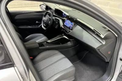 Vendo Peugeot 308 2023 - 19950 EUR, 38478 km - AUTO.MOTO.pt