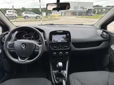 Sell Renault Clio 2019 - 11490 EUR, 113000 km - AUTO.MOTO.pt