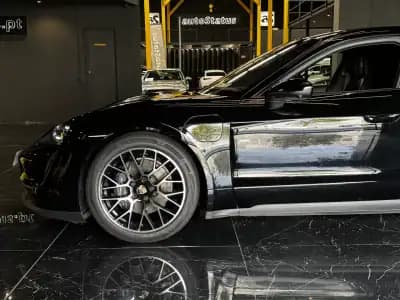Vendo Porsche Taycan 2023 - 74990 EUR, 35900 km - AUTO.MOTO.pt