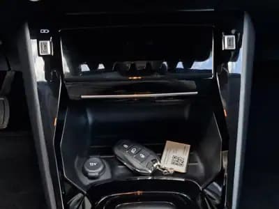 Vendo Peugeot 208 2023 - 29250 EUR, 4874 km - AUTO.MOTO.pt