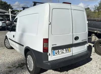 Vendo Opel Combo 2010 - 3999 EUR, 245000 km - AUTO.MOTO.pt