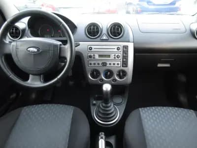 Vendo Ford Fiesta 2005 - 4990 EUR, 204000 km - AUTO.MOTO.pt
