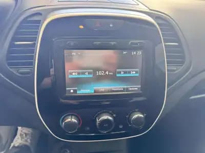 Vendo Renault Captur 2017 - 13750 EUR, 136000 km - AUTO.MOTO.pt