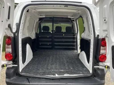 Sell Peugeot Partner 1.6 BlueHdi 3 Lug 2018 - 9800 EUR, 200000 km - AUTO.MOTO.pt