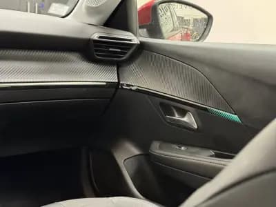 Vendo Peugeot 208 2020 - 13890 EUR, 63000 km - AUTO.MOTO.pt