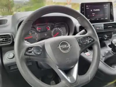 Vendo Opel Combo 2020 - 13750 EUR, 158909 km - AUTO.MOTO.pt