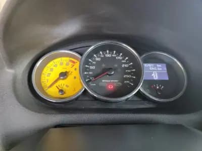 Vendo Renault Mégane Coupe 2010 - 18950 EUR, 157000 km - AUTO.MOTO.pt