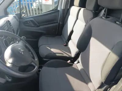 Sell Citroën BERLINGO 3 LUGARES 2017 - 9000 EUR, 220000 km - AUTO.MOTO.pt