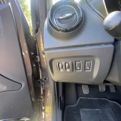 Vendo Renault Captur 2014 - 13990 EUR, 146000 km - AUTO.MOTO.pt