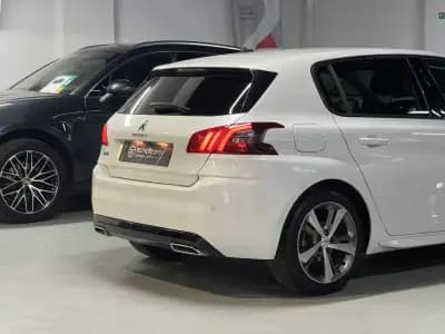 Vendo Peugeot 308 2019 - 11990 EUR, 106000 km - AUTO.MOTO.pt