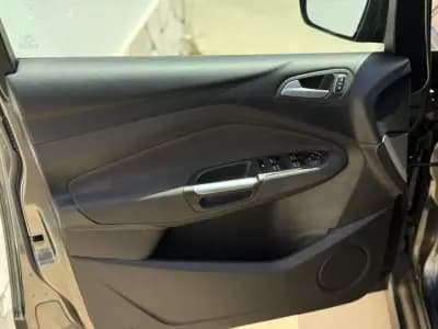 Vendo Ford C-Max 2016 - 12995 EUR, 185000 km - AUTO.MOTO.pt