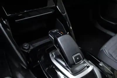 Vendo Peugeot 2008 2021 - 17990 EUR, 74657 km - AUTO.MOTO.pt