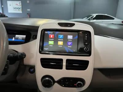 Vendo Renault Zoe 2019 - 9990 EUR, 150000 km - AUTO.MOTO.pt