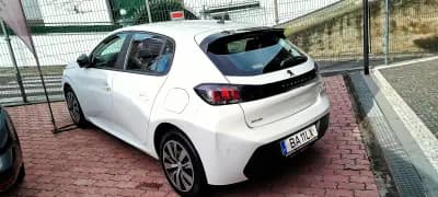 Sell Peugeot 208 2023 - 19450 EUR, 50000 km - AUTO.MOTO.pt
