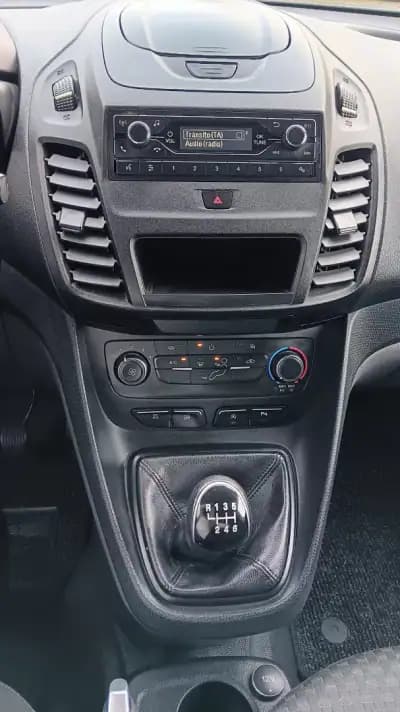 Vendo Ford Transit Connect 2018 - 12300 EUR, 207321 km - AUTO.MOTO.pt