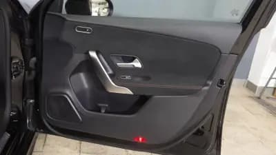 Vendo Mercedes-Benz A 200 2023 - 30850 EUR, 23000 km - AUTO.MOTO.pt