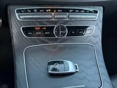 Sell Mercedes-Benz E 220 2017 - 31950 EUR, 241000 km - AUTO.MOTO.pt