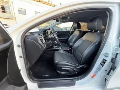 Vendo Kia Ceed SW 2020 - 18450 EUR, 180000 km - AUTO.MOTO.pt