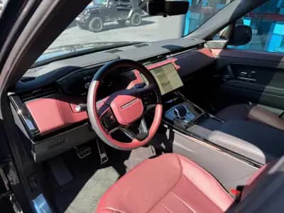 Vendo Land Rover Range Rover Sport 2025 - 136000 EUR, 4000 km - AUTO.MOTO.pt