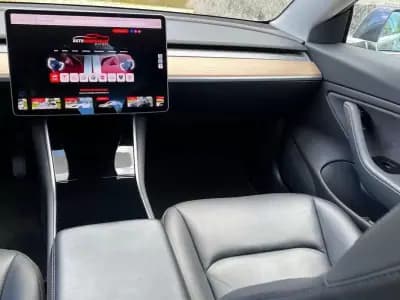 Vendo Tesla Model 3 2019 - 23990 EUR, 73000 km - AUTO.MOTO.pt