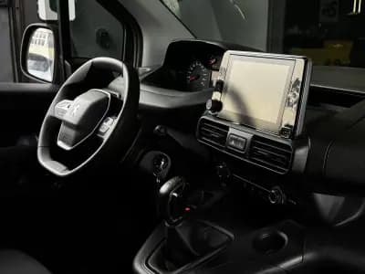 Sell Peugeot Partner 2021 - 14990 EUR, 108700 km - AUTO.MOTO.pt