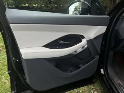 Sell Jaguar E-Pace 2018 - 29750 EUR, 77000 km - AUTO.MOTO.pt