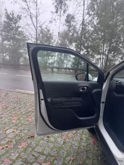 Sell Citroën C3 Aircross 2021 - 15250 EUR, 180999 km - AUTO.MOTO.pt