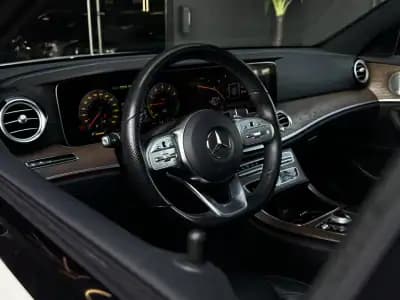 Sell Mercedes-Benz E 300 2019 - 33490 EUR, 105000 km - AUTO.MOTO.pt