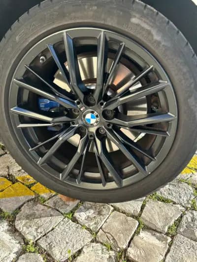 Vendo BMW 330 2019 - 30000 EUR, 210000 km - AUTO.MOTO.pt