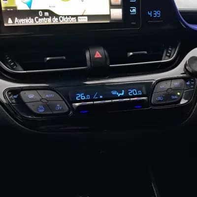 Vendo Toyota C-HR 2017 - 17450 EUR, 165400 km - AUTO.MOTO.pt