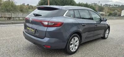 Vendo Renault Mégane Sport Tourer 2019 - 8950 EUR, 360000 km - AUTO.MOTO.pt