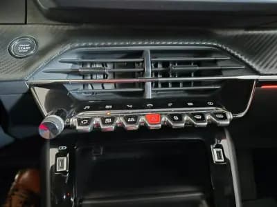 Sell Peugeot e-208 2022 - 18999 EUR, 14864 km - AUTO.MOTO.pt